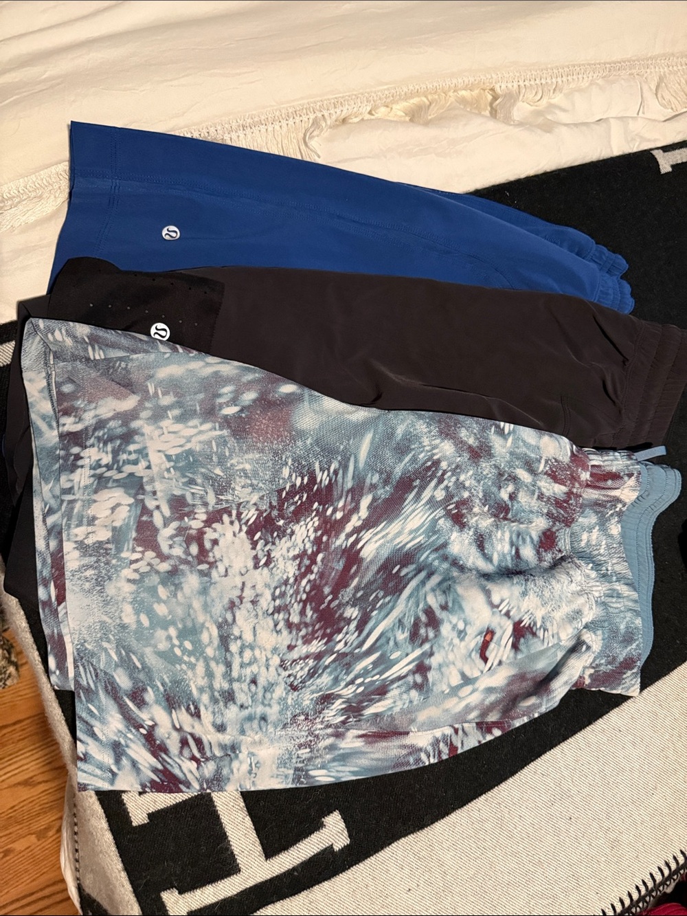 Lulu Lemon Men’s athletic shorts - Lot of 3 size L